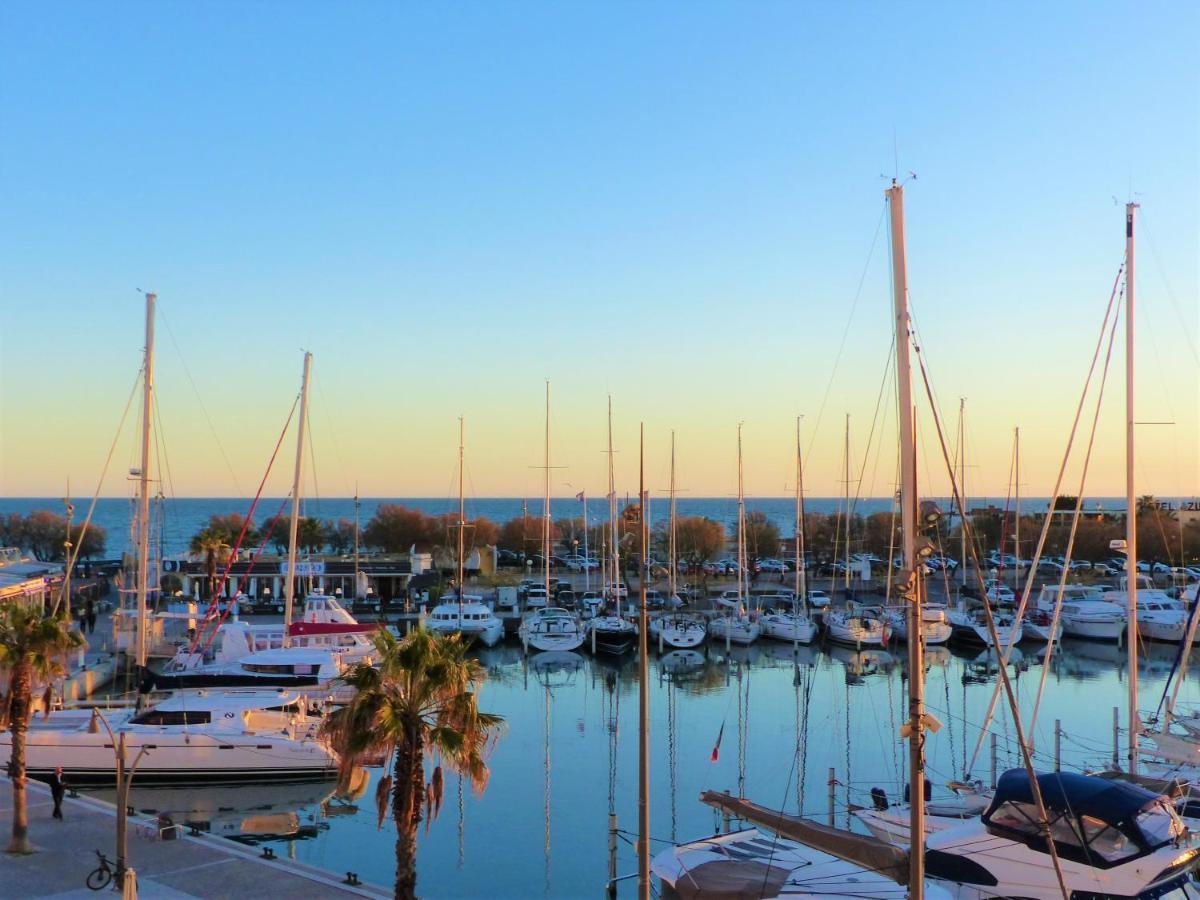 Classe 3 Etoiles - Magnifique Vue Sur Le Port - Wifi Et Clim 拉格朗德默特 外观 照片